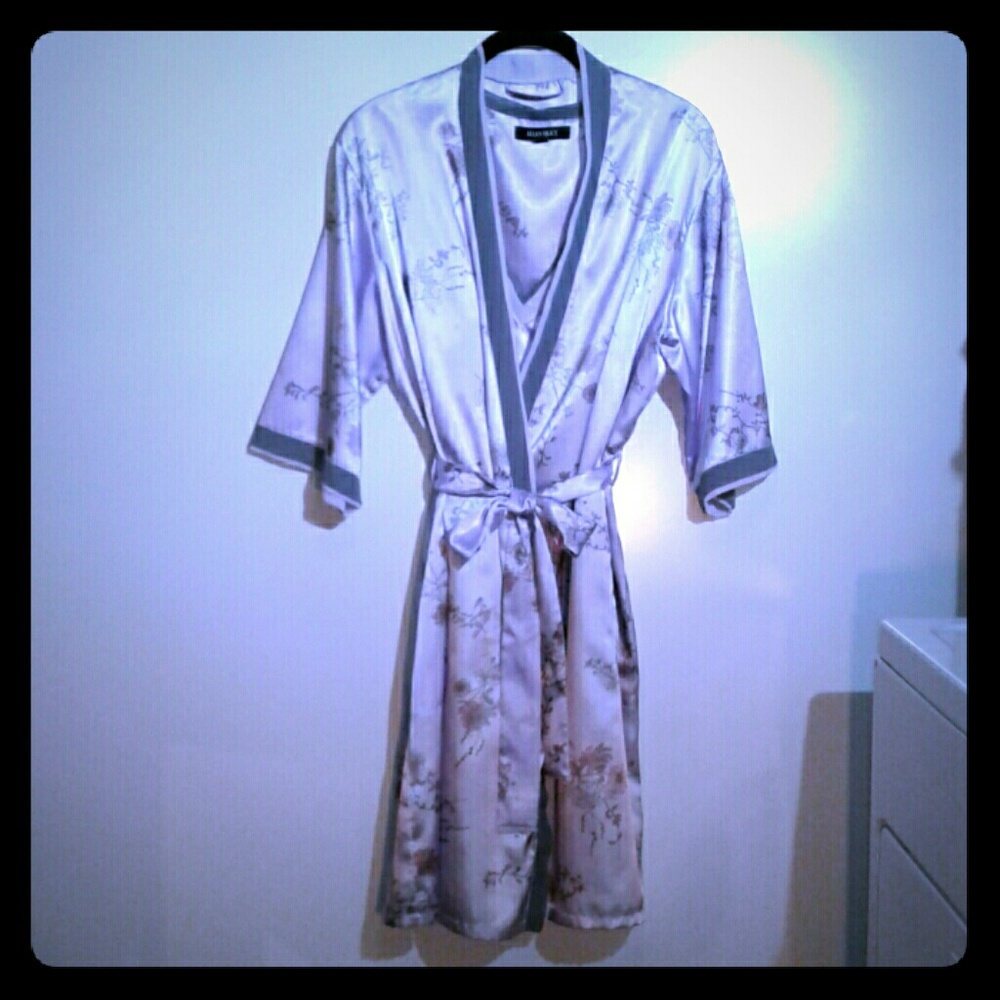 ELLEN TRACY Gown & Robe Set. MED Lavender
